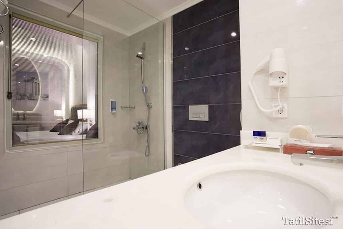 Water Side Resort & Spa